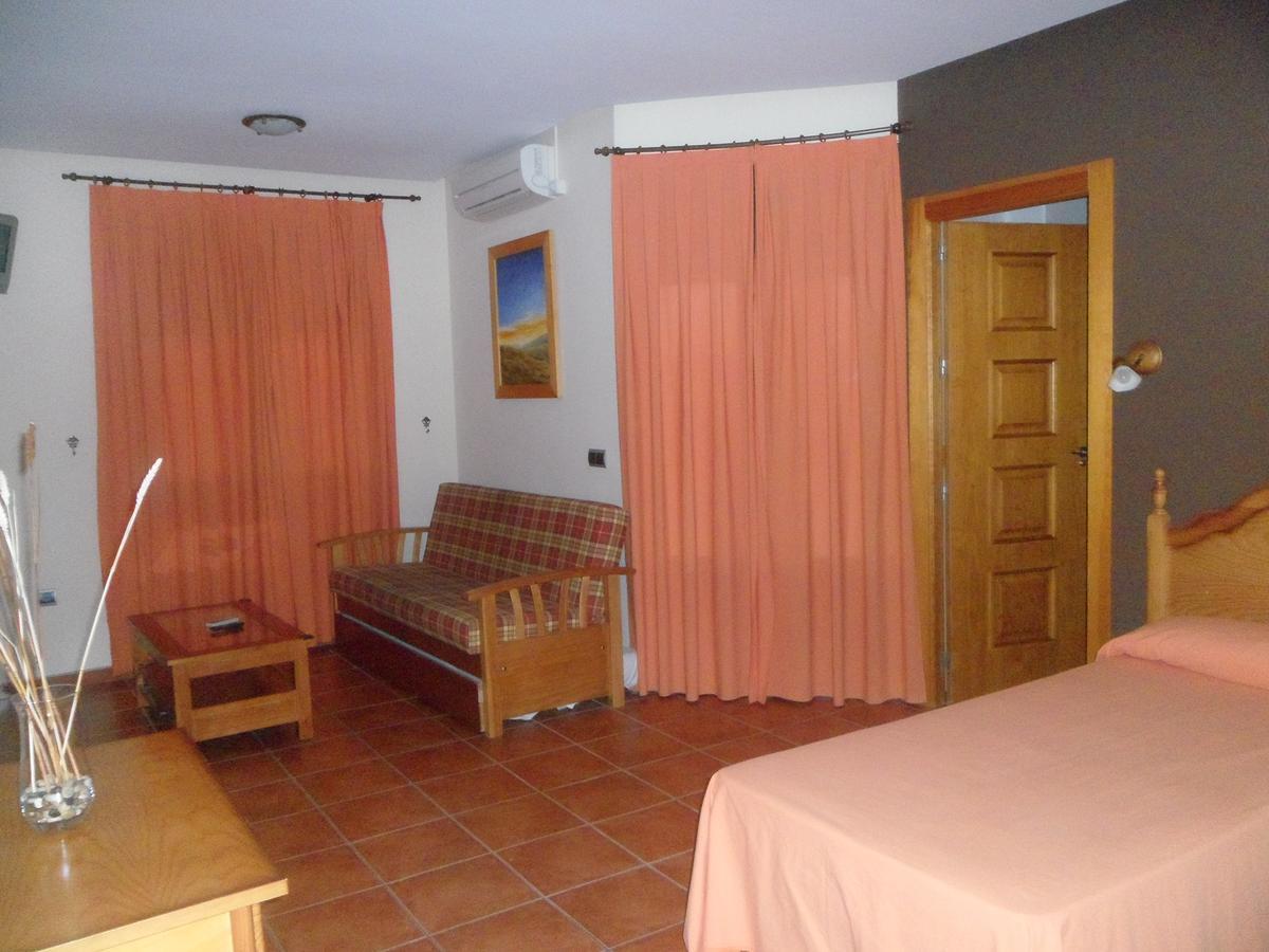 Hotel Rural La Encina Almaden Bagian luar foto